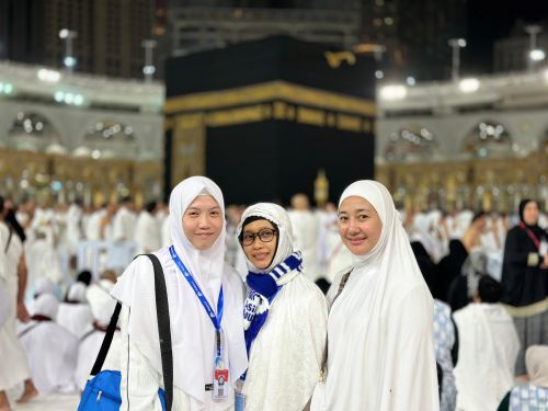 Paket Umroh Tengah Ramadhan Untuk 4 Orang Terpercaya