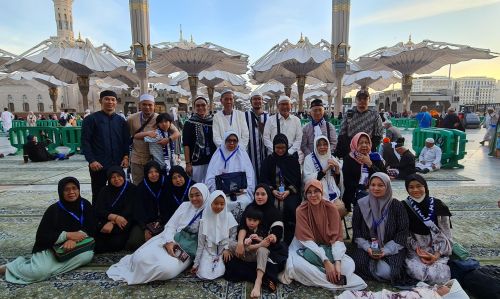 Travel Umroh Awal Ramadhan Untuk 10 Orang Berizin Resmi