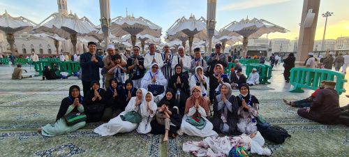 Travel Umroh Akhir Ramadhan Untuk 4 Orang Pasti Berangkat