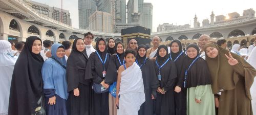 Travel Umroh Tengah Ramadhan Untuk 9 Orang Berizin Resmi
