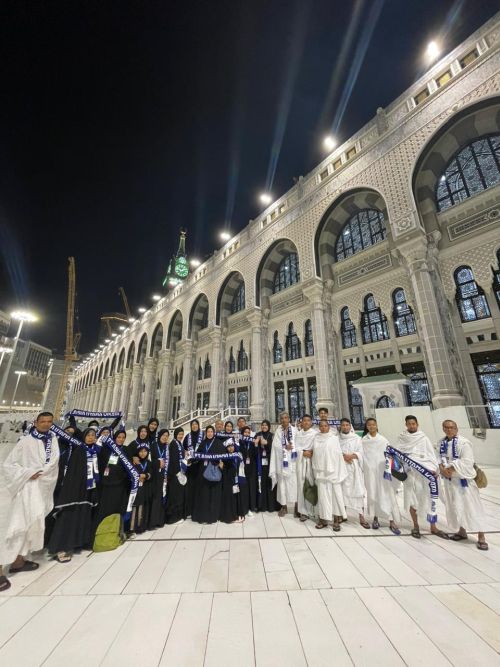 Travel Umroh Awal Ramadhan Untuk 12 Orang Berizin Resmi