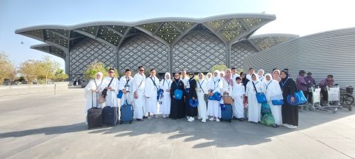 Travel Umroh Tengah Ramadhan Untuk 10 Orang Terpercaya