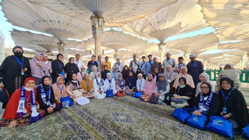 Travel Umroh Akhir Ramadhan Untuk 4 Orang Berizin Resmi