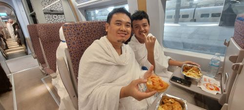 Travel Umroh Tengah Ramadhan Untuk 2 Orang Murah