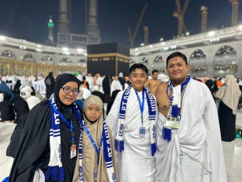 Travel Umroh Full Ramadhan Untuk 8 Orang Terpercaya