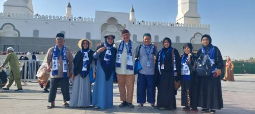 Travel Umroh Awal Ramadhan Untuk 8 Orang Berizin Resmi