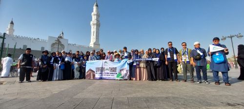 Travel Umroh Akhir Ramadhan Untuk 8 Orang Berizin Resmi